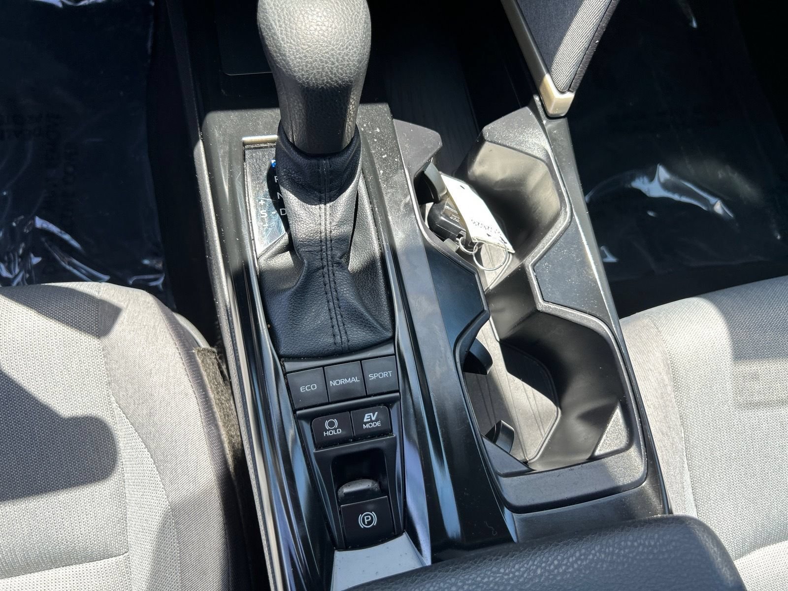 Used 2025 Toyota Camry LE w/ Convenience Package FWD image 27