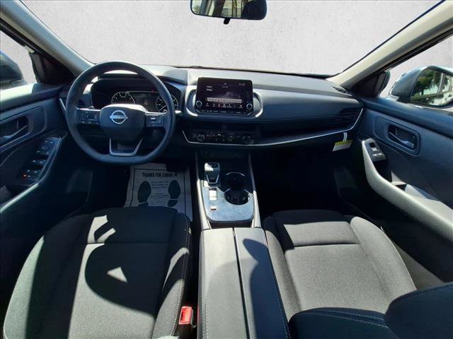 Used 2025 Nissan Rogue S FWD image 17