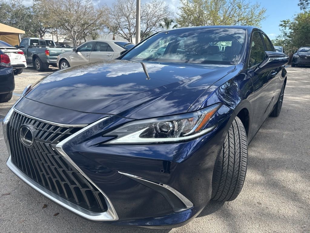 Certified 2022 Lexus ES 350 w/ Premium Package image 3
