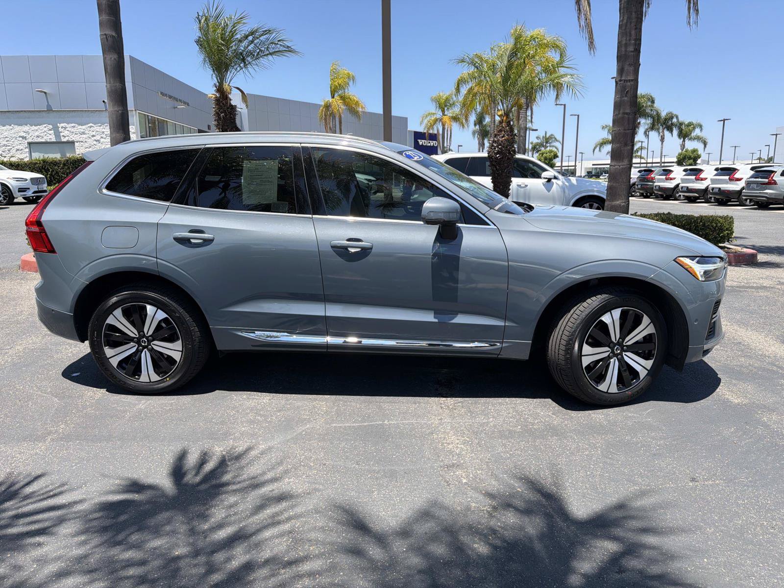 Certified 2023 Volvo XC60 T8 Plus AWD/4WD image 4