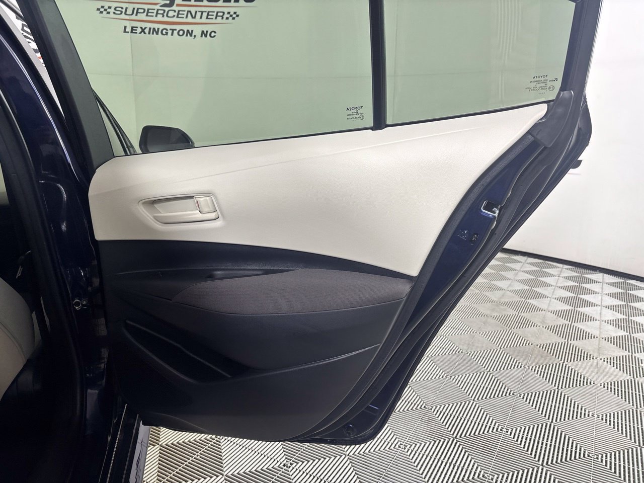 Used 2025 Toyota Corolla LE FWD image 26