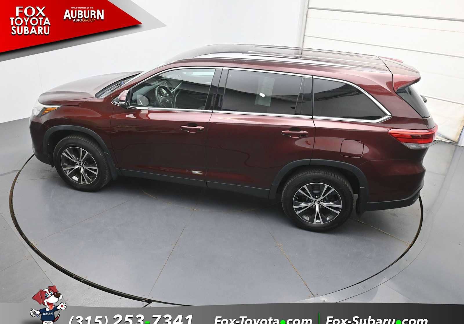 Used 2019 Toyota Highlander LE AWD/4WD image 34