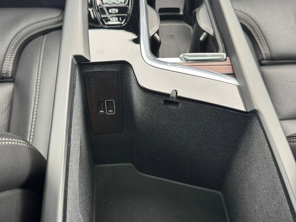 Used 2020 Volvo V60 T5 Cross Country w/ Protection Package image 15