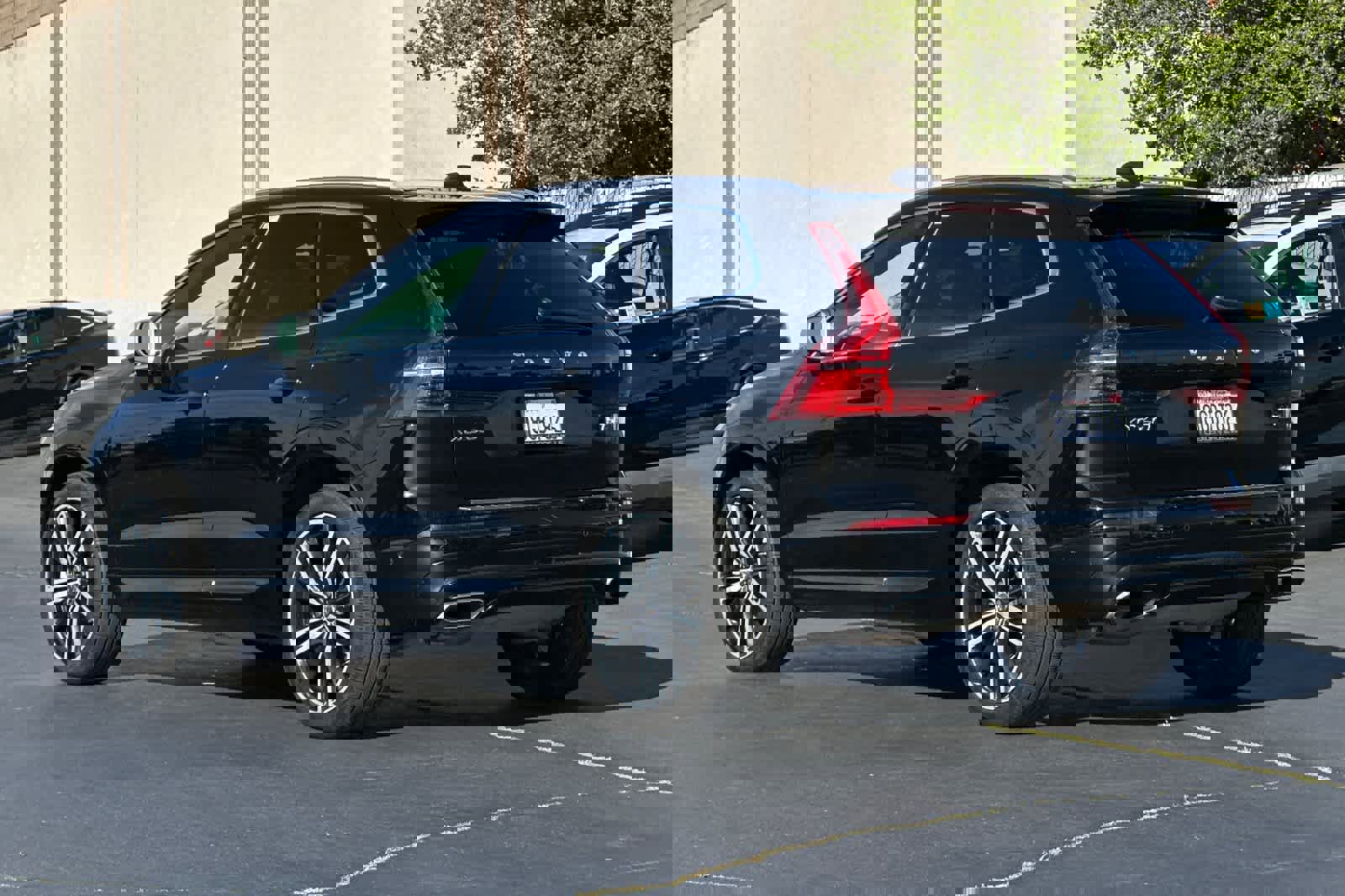 Used 2019 Volvo XC60 T5 R-Design image 7