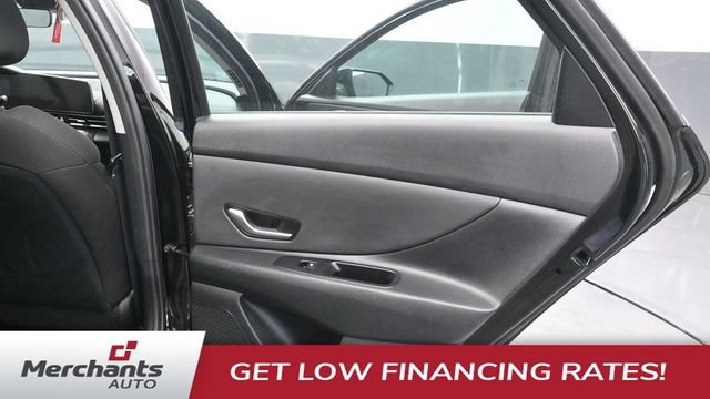 Used 2023 Hyundai Elantra SEL w/ Convenience Package FWD image 12