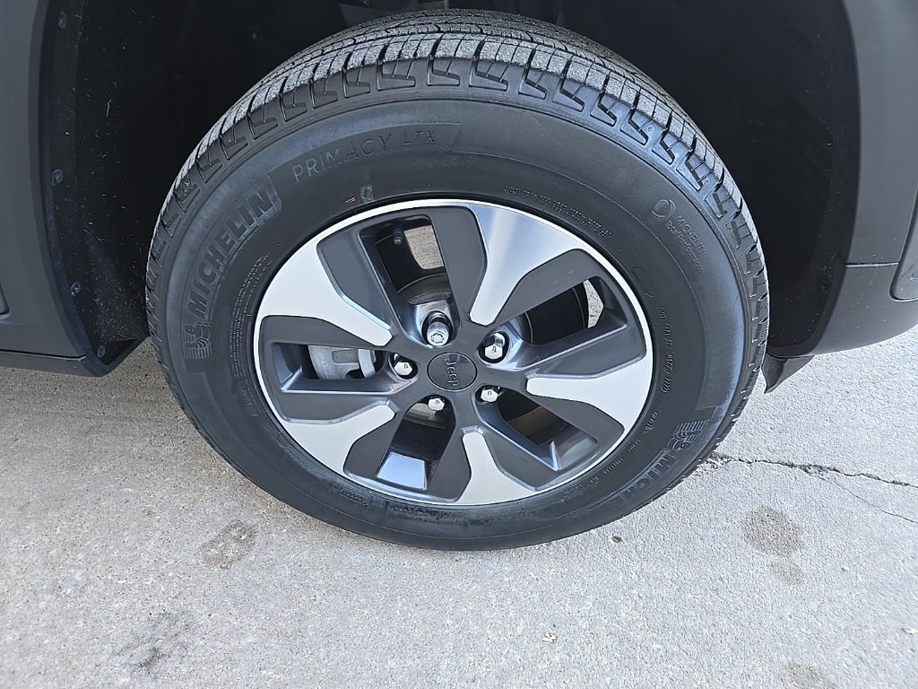 Used 2022 Jeep Grand Cherokee Limited 4xe w/ Luxury Tech Group II image 26