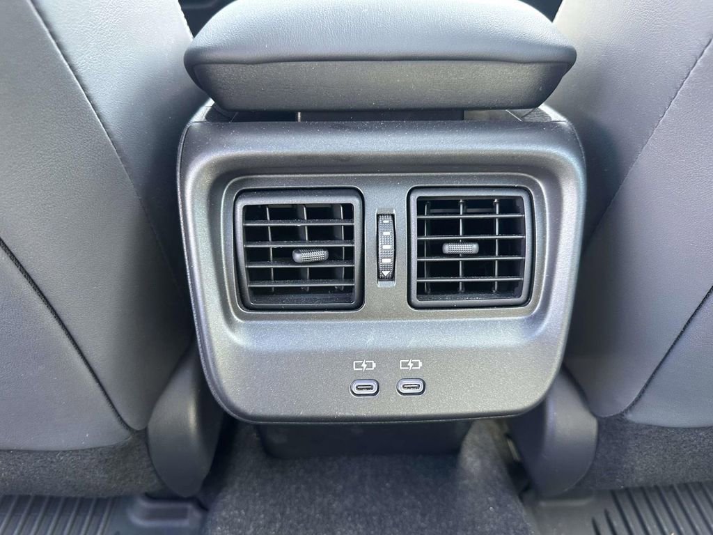 Used 2023 Toyota Crown Limited image 23