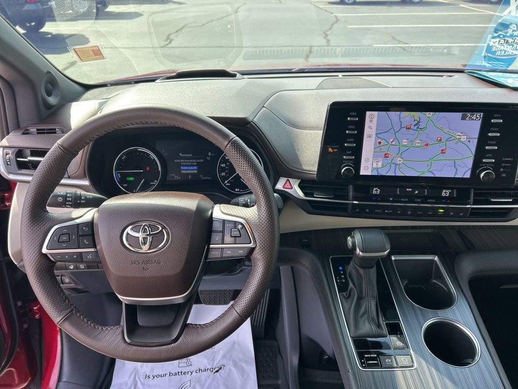 Used 2024 Toyota Sienna Platinum image 6