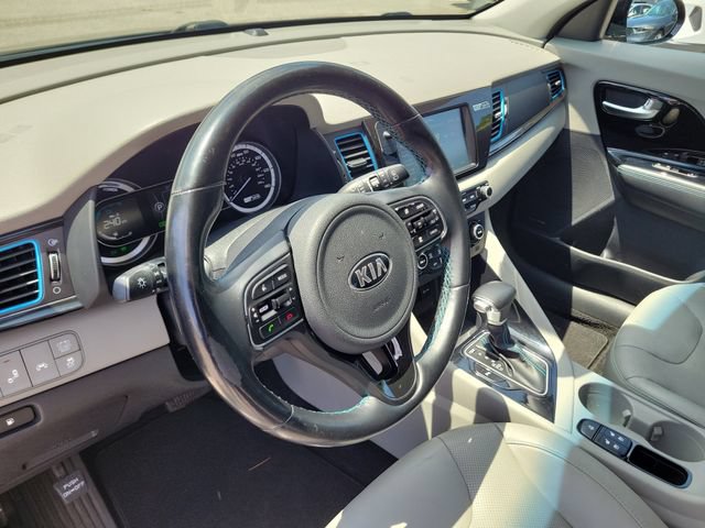Used 2019 Kia Niro Touring FWD image 21