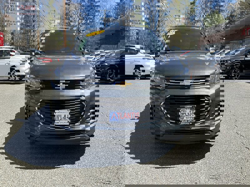 Used 2020 Chevrolet Trax LS w/ Tint and Cruise Package AWD/4WD image 2