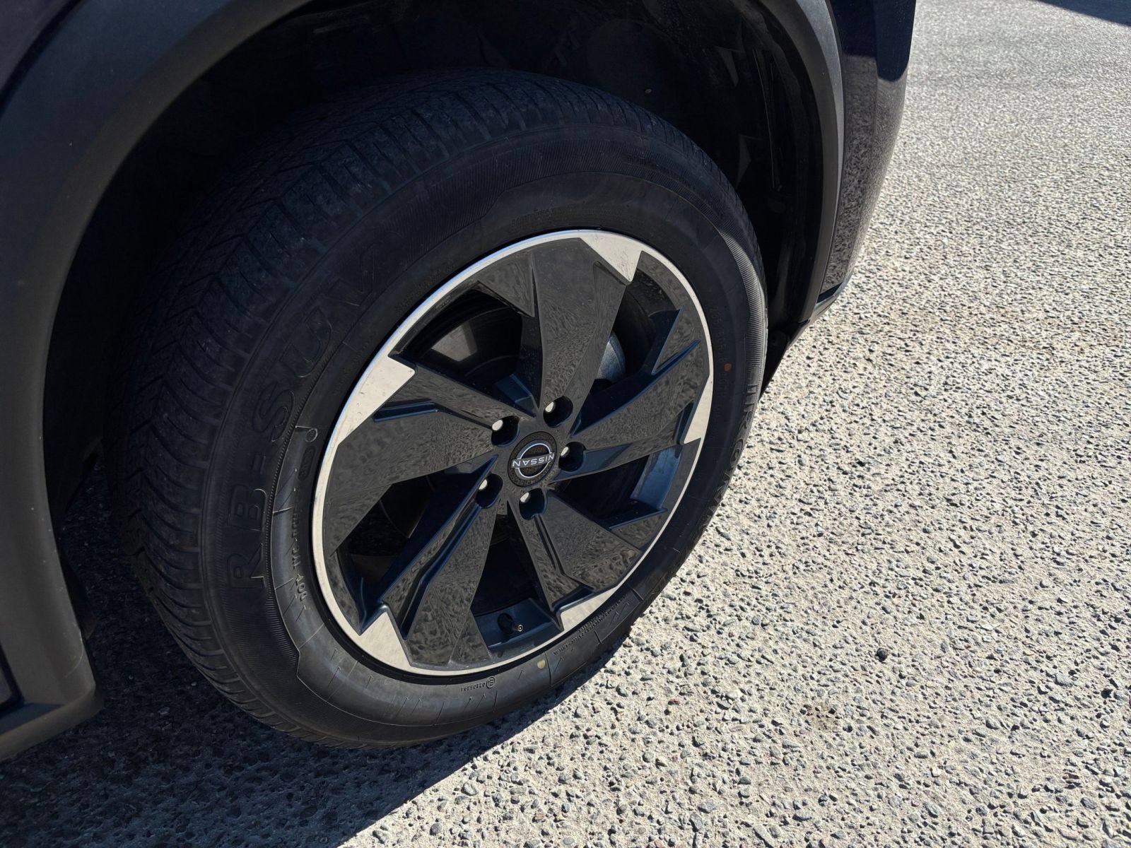 Used 2025 Nissan Rogue SV FWD image 31