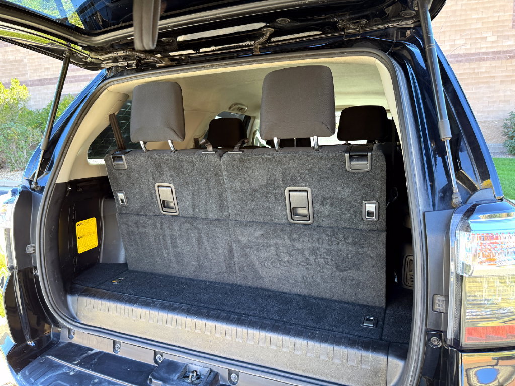 Used 2016 Toyota 4Runner SR5 AWD/4WD image 10