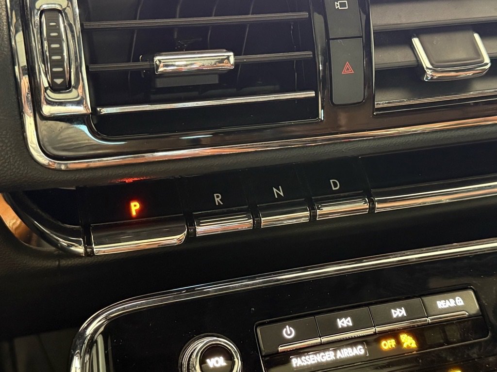 Used 2020 Lincoln Navigator Reserve w/ Luxury Package image 22