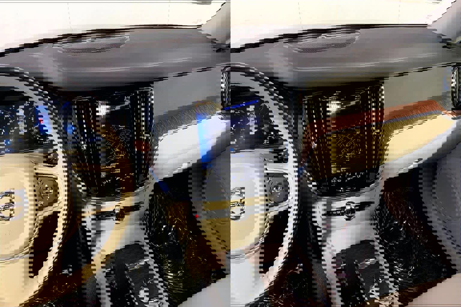 Used 2022 Volvo S60 B5 Momentum w/ Premium Package image 6