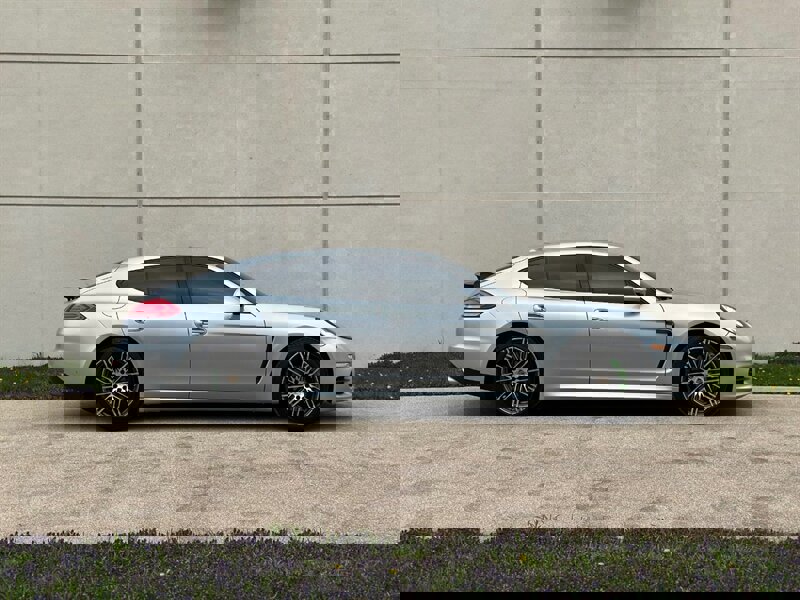 Used 2015 Porsche Panamera S image 7