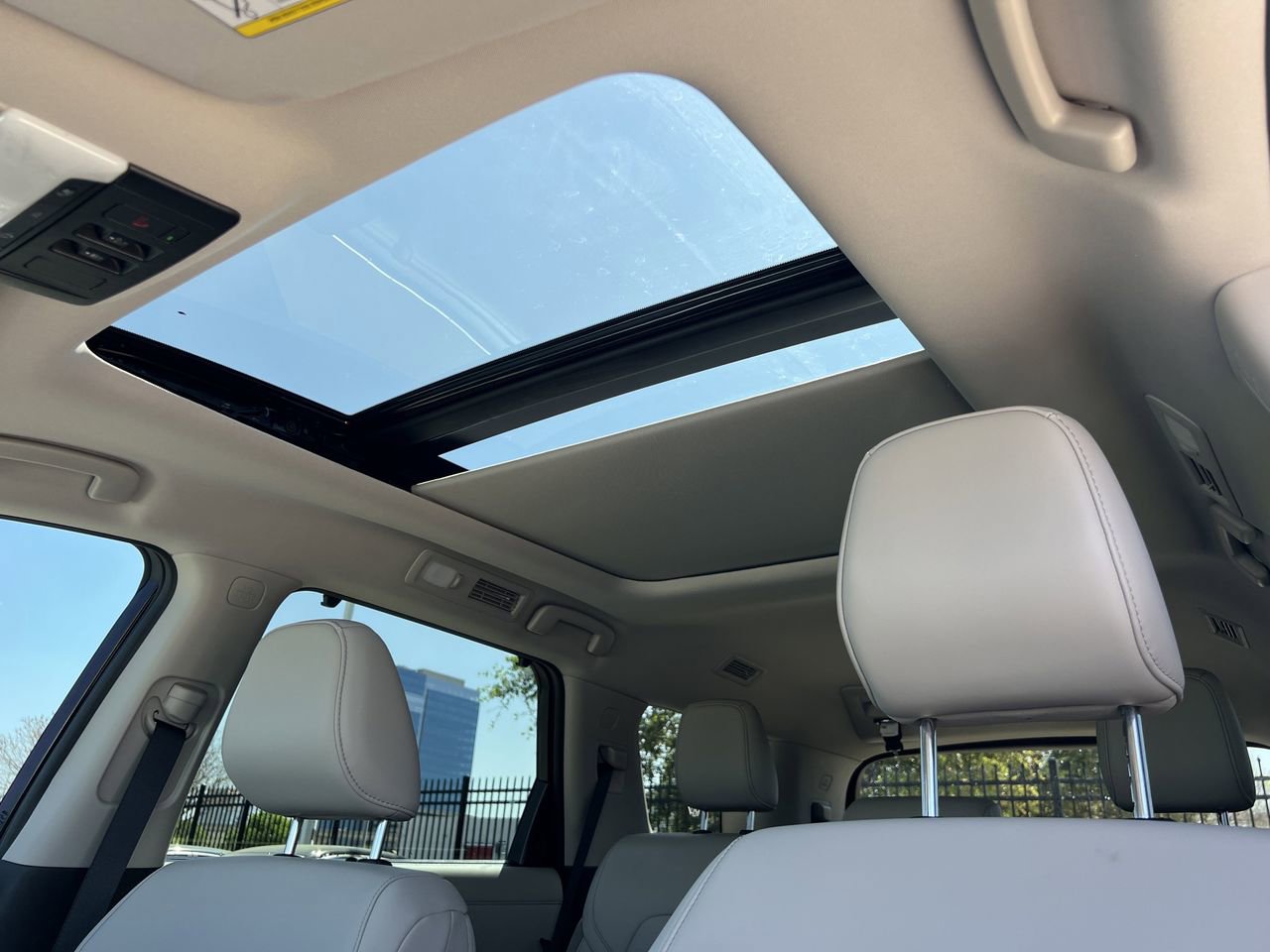 New 2026 Nissan Pathfinder SL w/ SL Premium Package (P04) FWD image 13