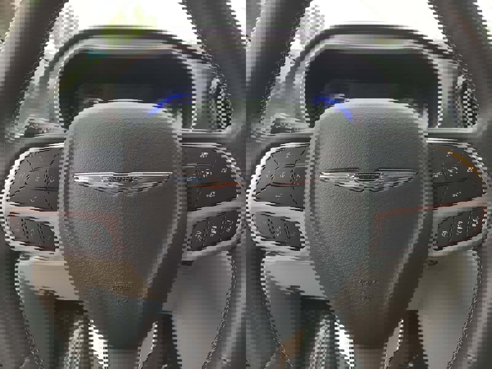 Used 2022 Chrysler Pacifica Touring-L FWD image 23