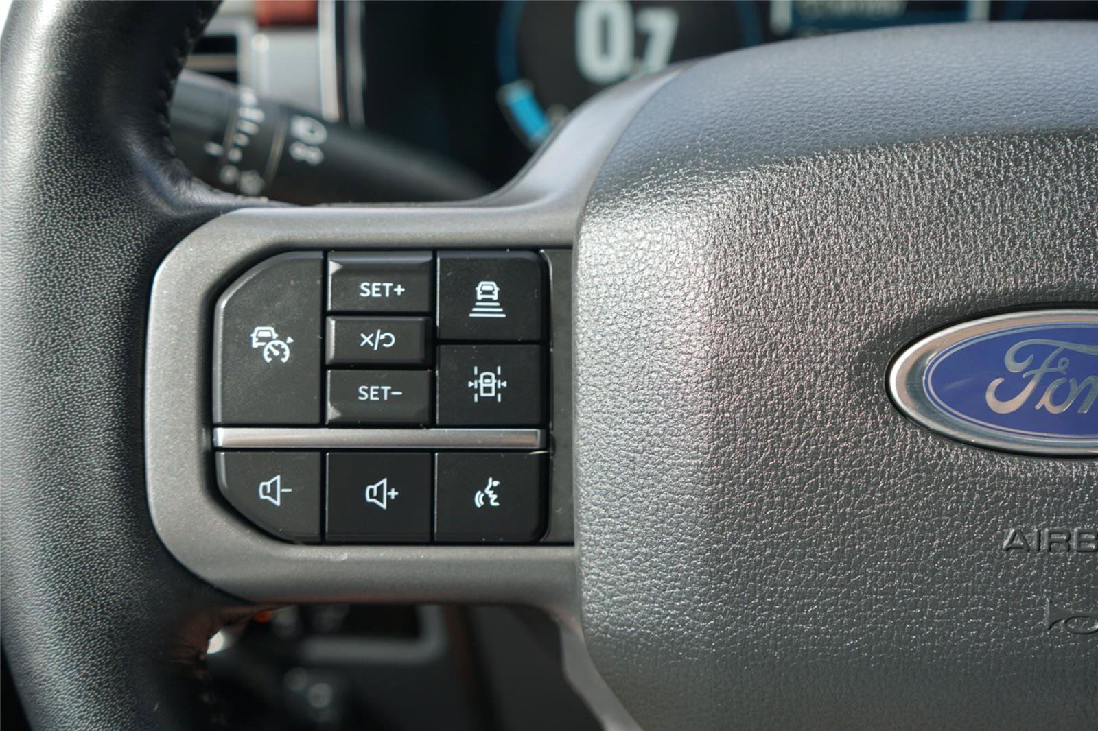 Used 2023 Ford F150 Lariat AWD/4WD image 18