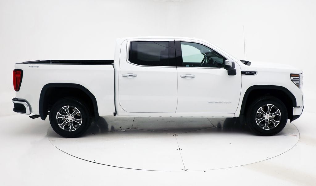 Used 2026 GMC Sierra 1500 SLT AWD/4WD image 3