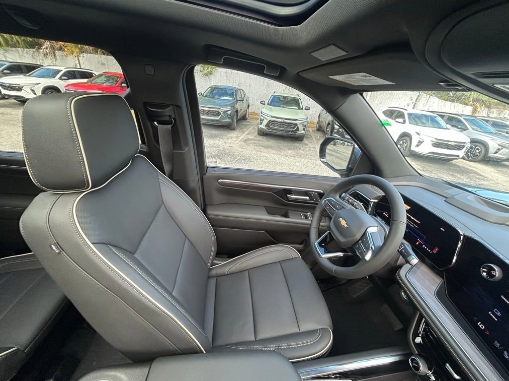 New 2026 Chevrolet Suburban Premier w/ Sun And Tow Package image 25