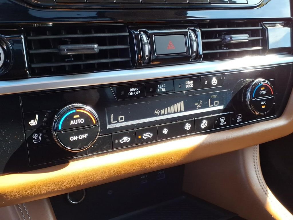 Used 2022 Nissan Pathfinder Platinum AWD/4WD image 26