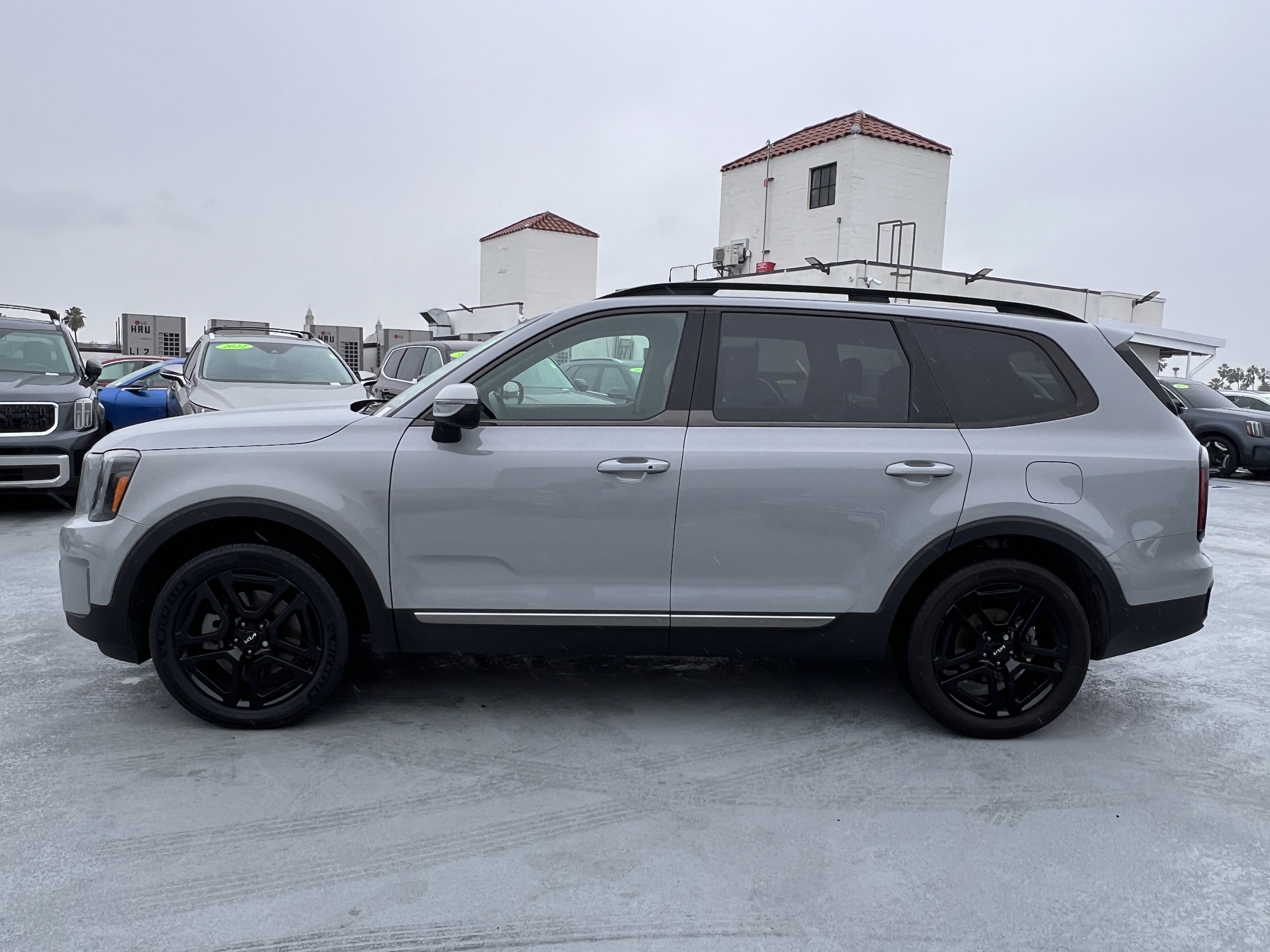 Used 2023 Kia Telluride EX X-Line image 3