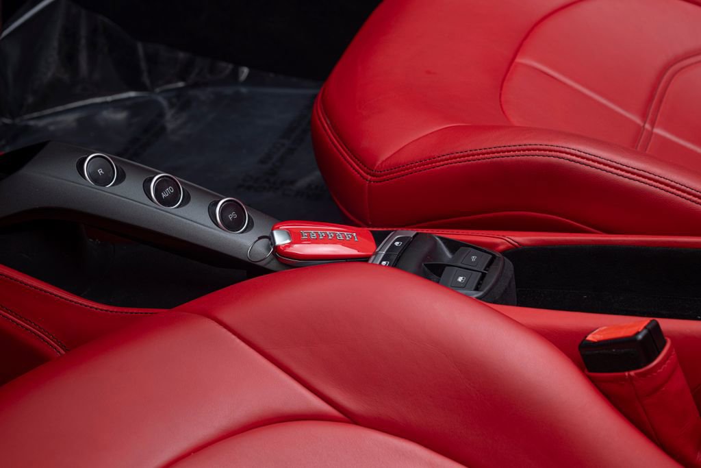 Used 2018 Ferrari 488 Spider Base image 24