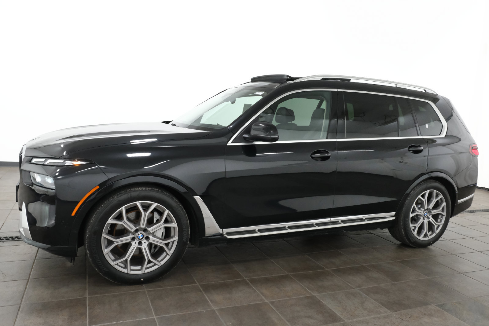 Used 2024 BMW X7 xDrive40i AWD/4WD image 2