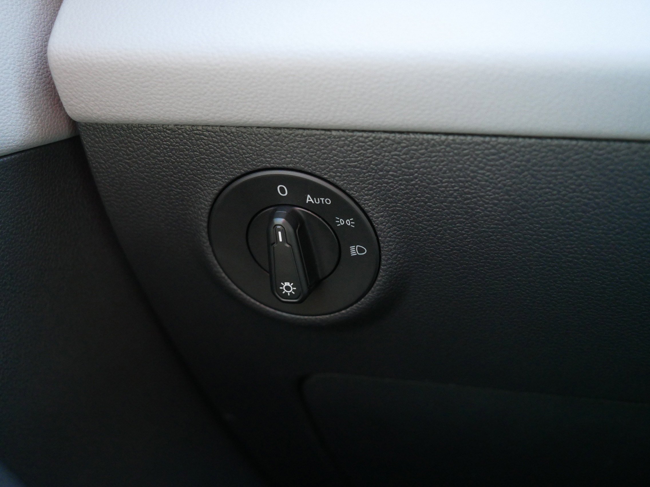 Used 2023 Volkswagen Taos SE image 26