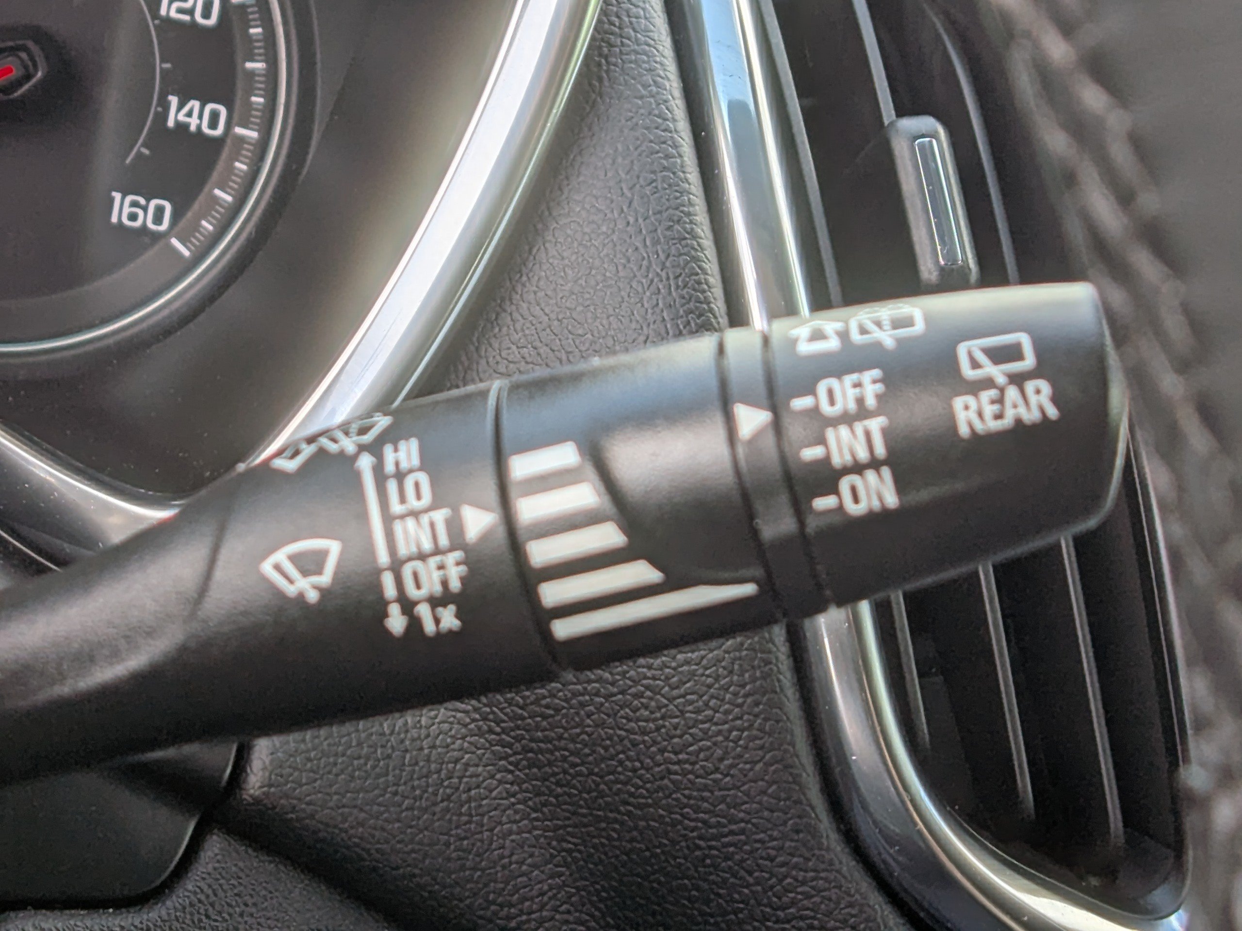 Used 2024 Chevrolet Equinox LT AWD/4WD image 29