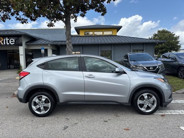 Used 2020 Honda HR-V LX image 8