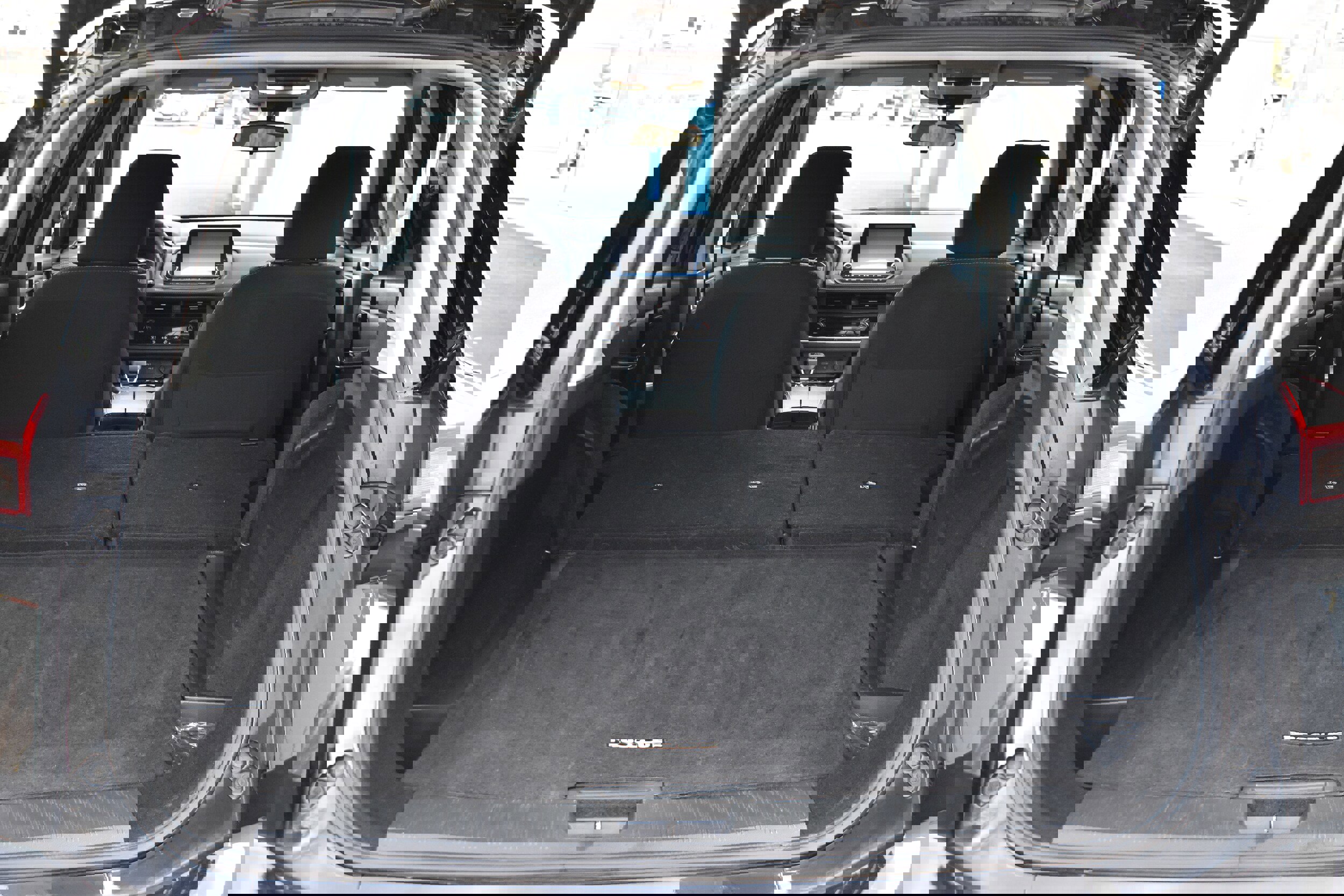 Used 2024 Nissan Rogue SV image 11