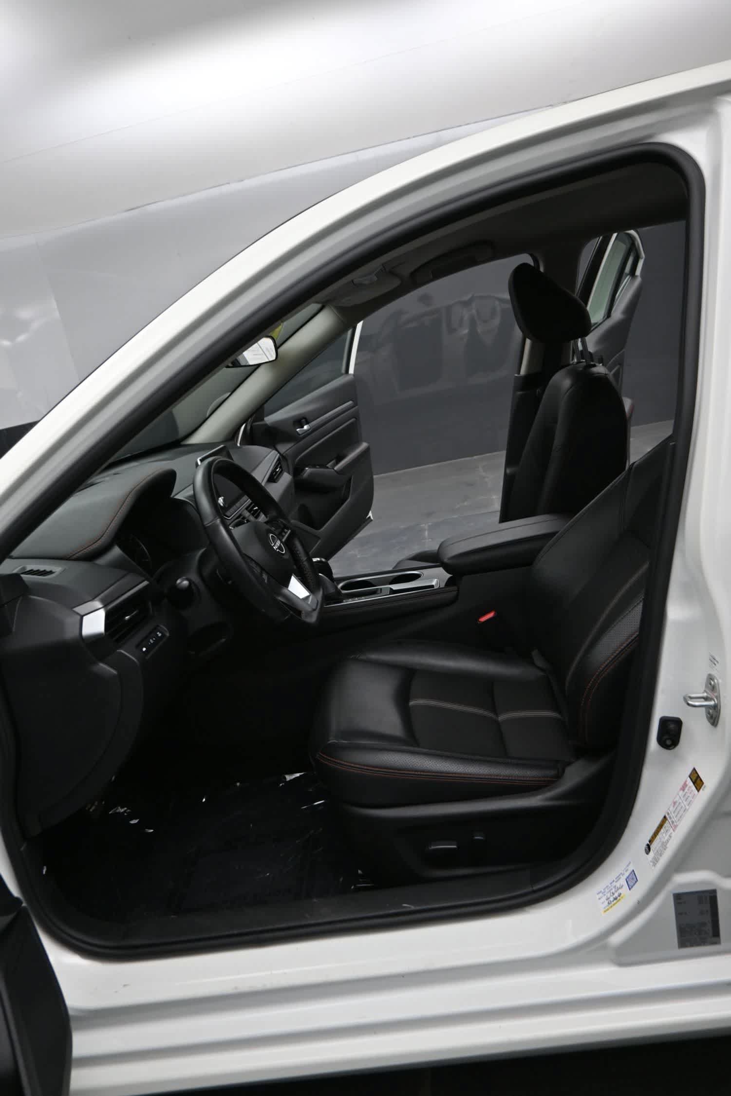 Used 2025 Nissan Altima 2.5 SR FWD image 19