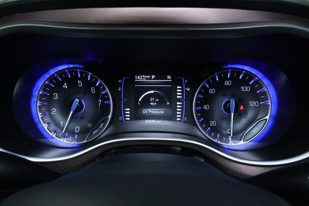 Used 2023 Chrysler Voyager LX image 21