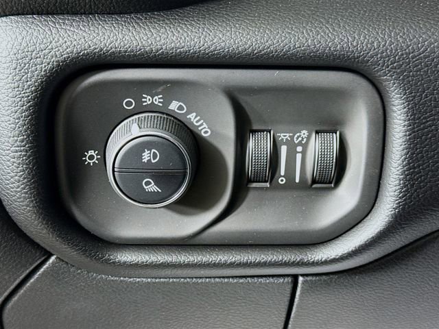 New 2025 RAM 2500 Laramie w/ Sport Appearance Package AWD/4WD image 11