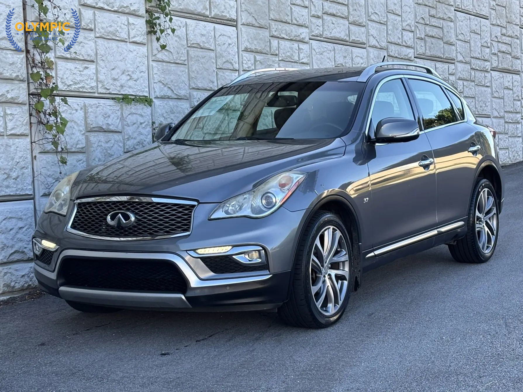 Used 2016 INFINITI QX50 AWD w/ Deluxe Touring Package video 1