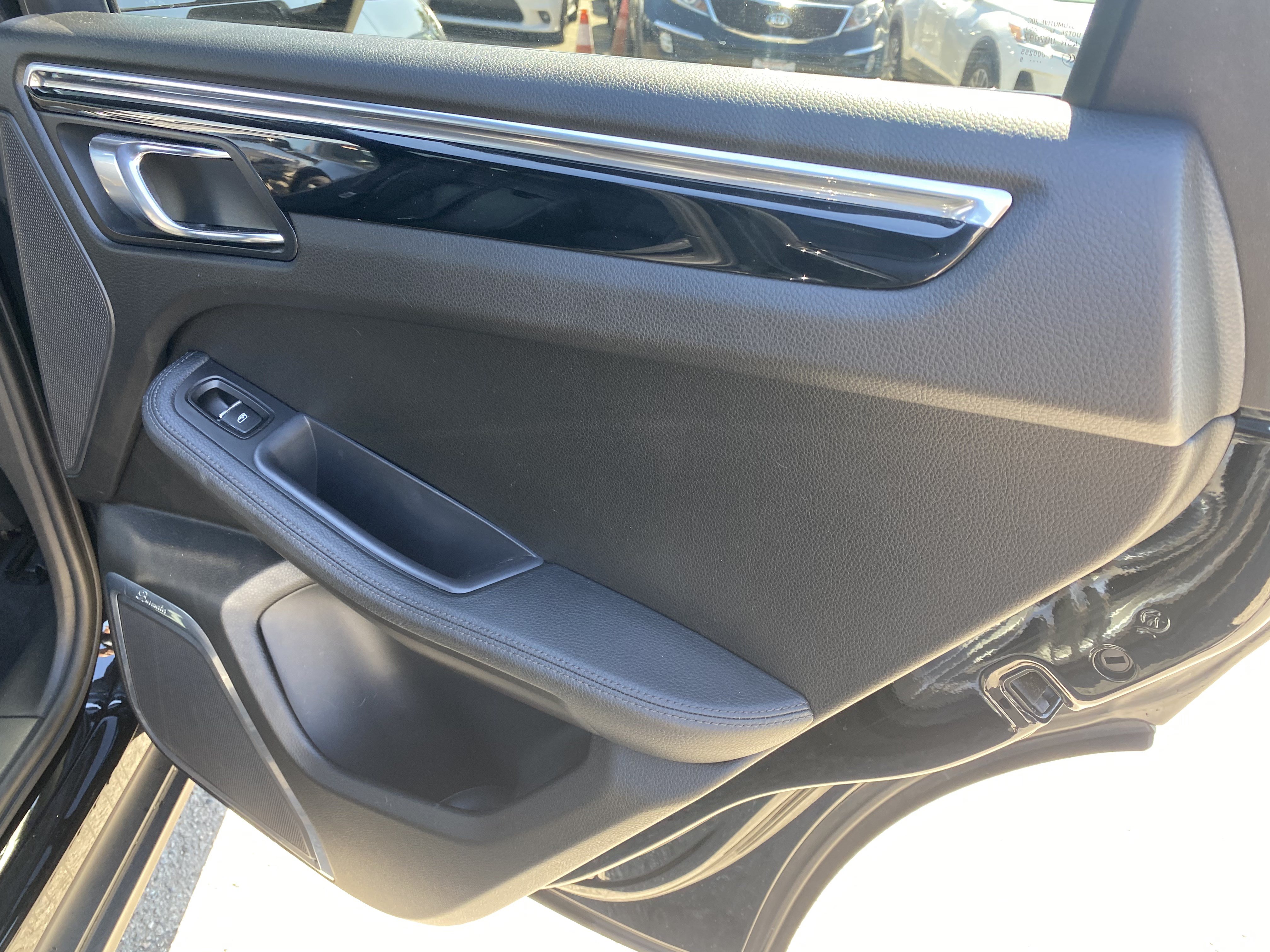 Used 2015 Porsche Macan S w/ Premium Package Plus AWD/4WD image 20