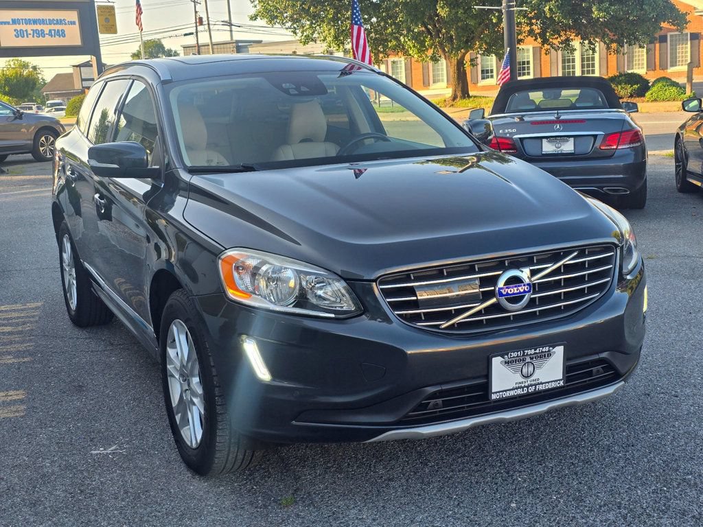 Used 2016 Volvo XC60 T5 Premier w/ Technology Package AWD/4WD image 3