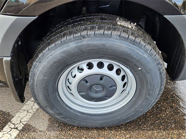 Used 2024 Mercedes-Benz Sprinter 2500 image 16