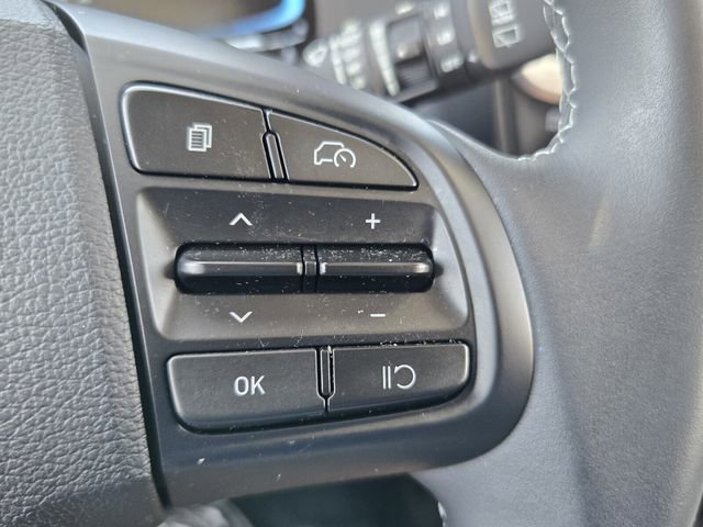 Certified 2025 Hyundai Venue SEL FWD image 21