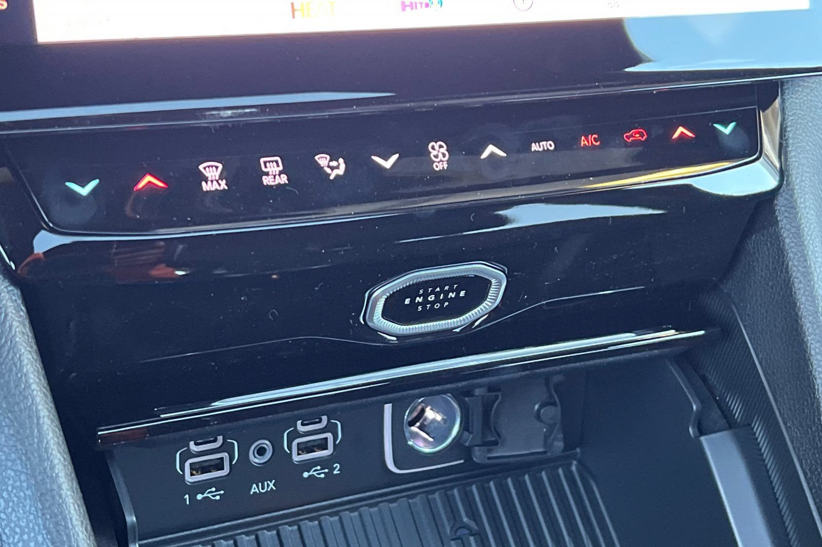 New 2026 Jeep Grand Cherokee Altitude AWD/4WD image 20