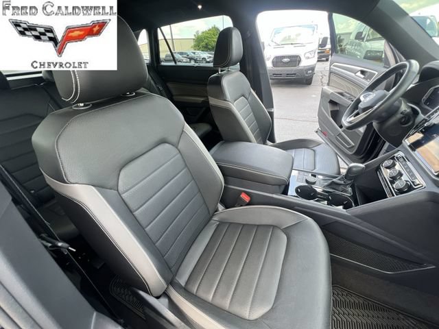 Used 2023 Volkswagen Atlas Cross Sport SEL Premium R-Line AWD/4WD image 34
