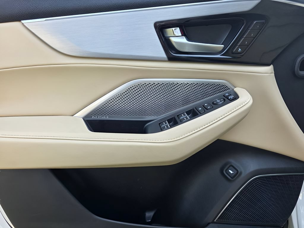 Used 2022 Acura MDX FWD w/ Technology Package image 17