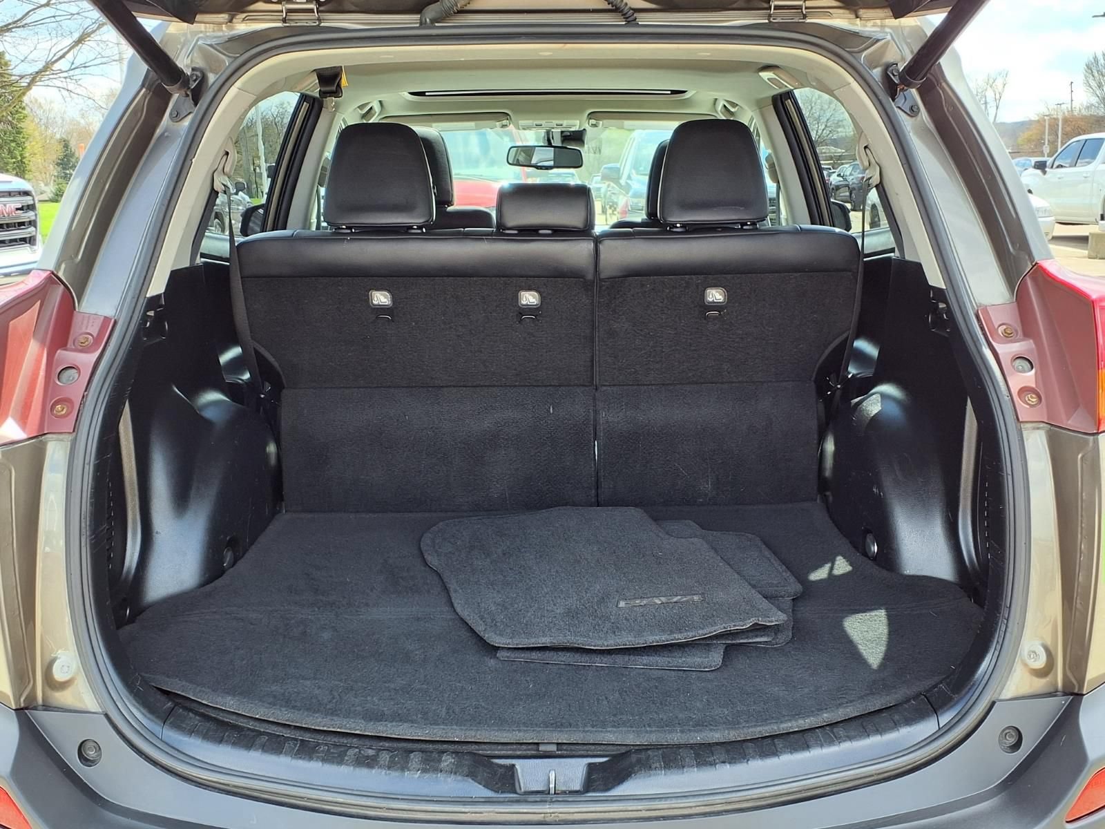Used 2014 Toyota RAV4 Limited w/ Technology Package FWD image 11
