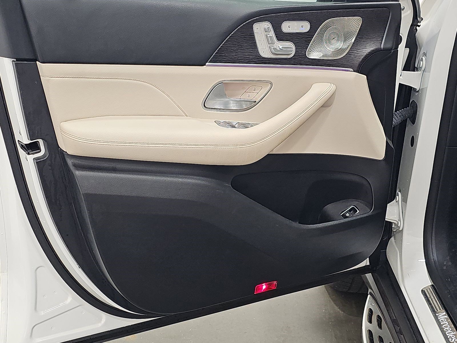 Used 2022 Mercedes-Benz GLE 350 w/ Premium Package image 13