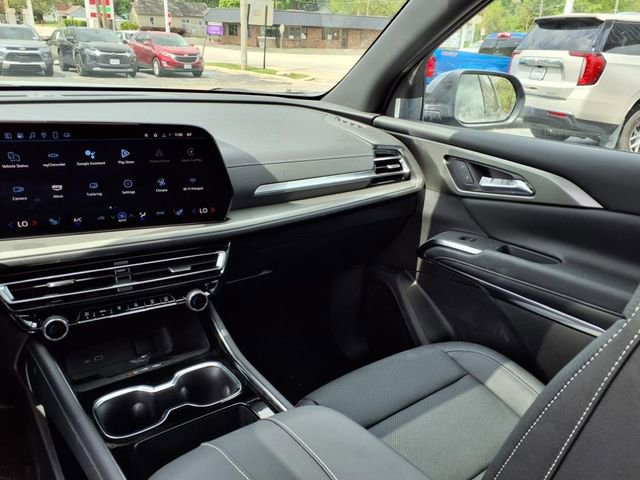 New 2025 Chevrolet Traverse LT w/ Sun and Wheel Package FWD image 24
