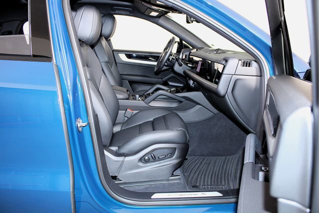 New 2026 Porsche Cayenne S AWD/4WD image 26