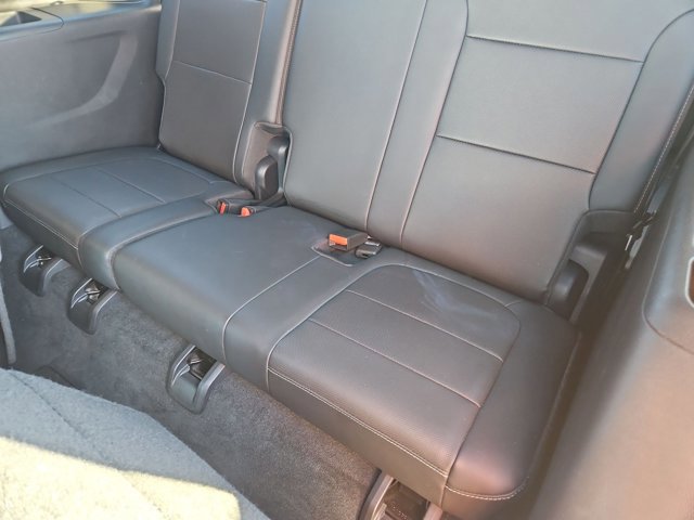 Used 2023 Chevrolet Traverse Premier w/ Redline Edition image 20