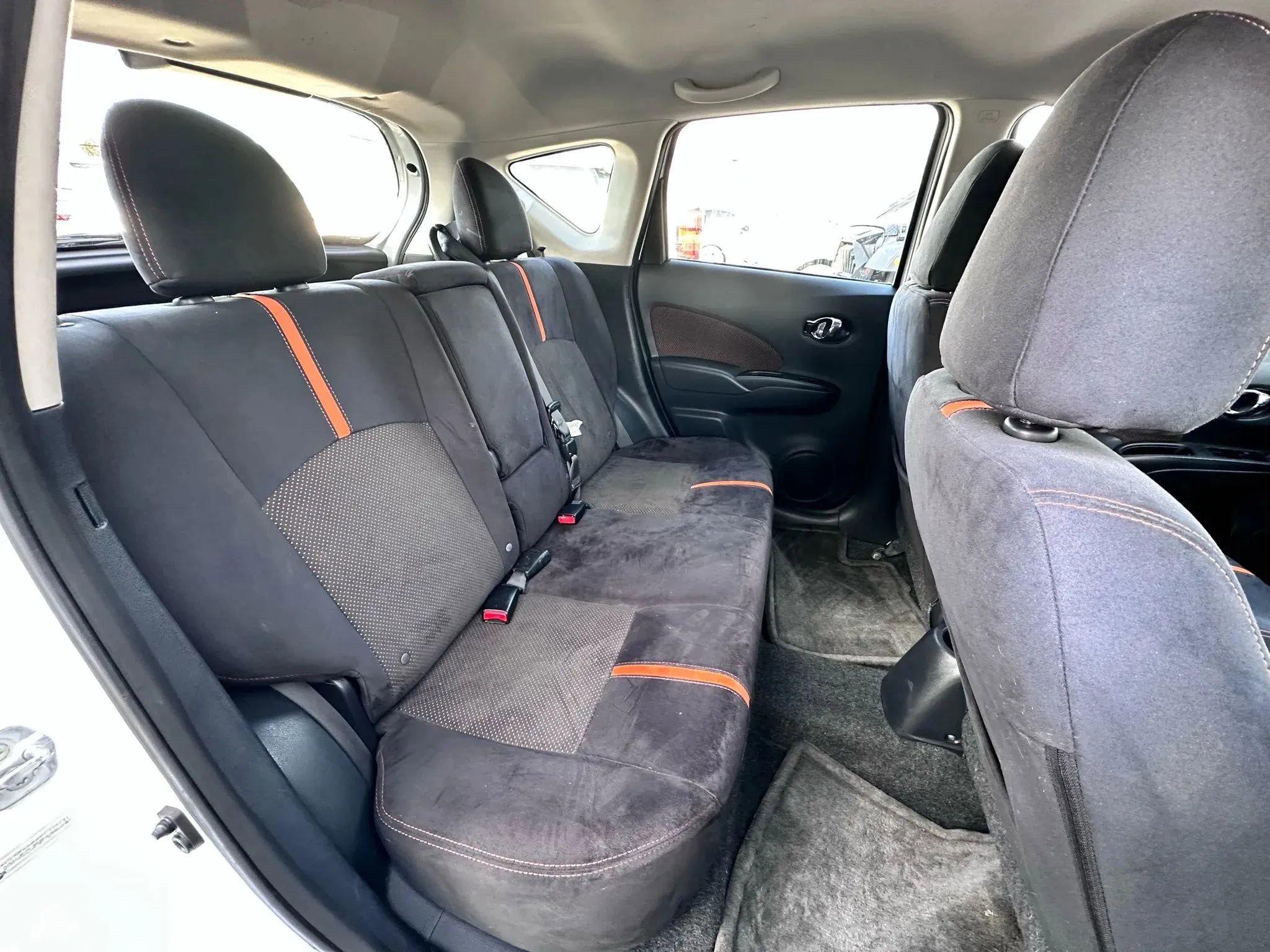 Used 2015 Nissan Versa Note SR w/ SR Tech Package image 9