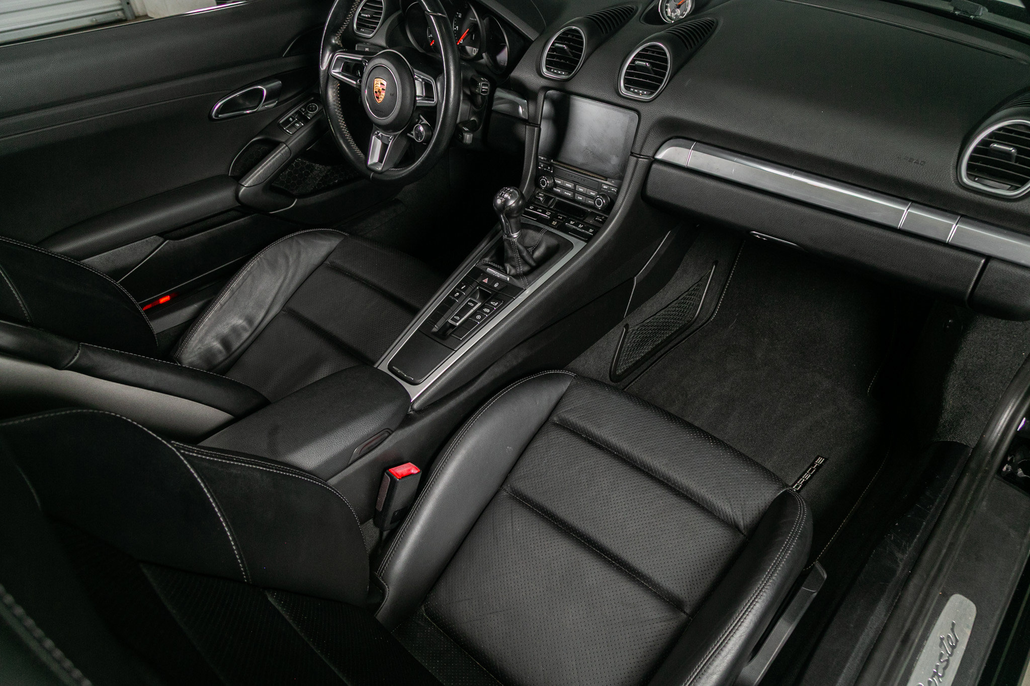 Used 2018 Porsche 718 Boxster Roadster w/ Sport Chrono Package image 6